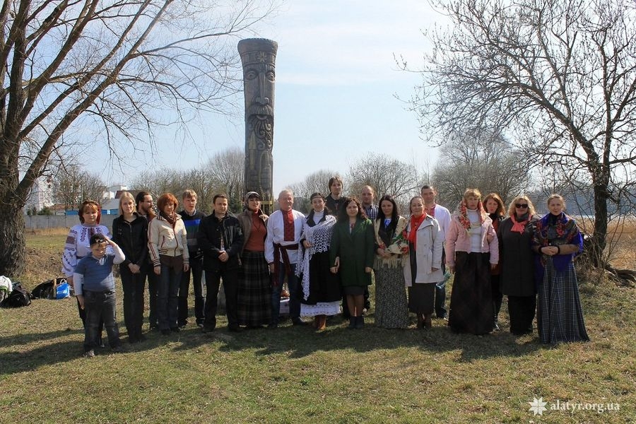 КУЛЬТУРНО-ПРОСВІТНИЦЬКИЙ ЦЕНТР "ВЕЛИКДЕНЬ"