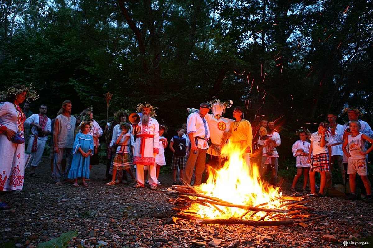 ОБЩИНА &laquo;СИЯНИЕ РОДА&raquo; ВСТРЕТИЛИ КУПАЛО